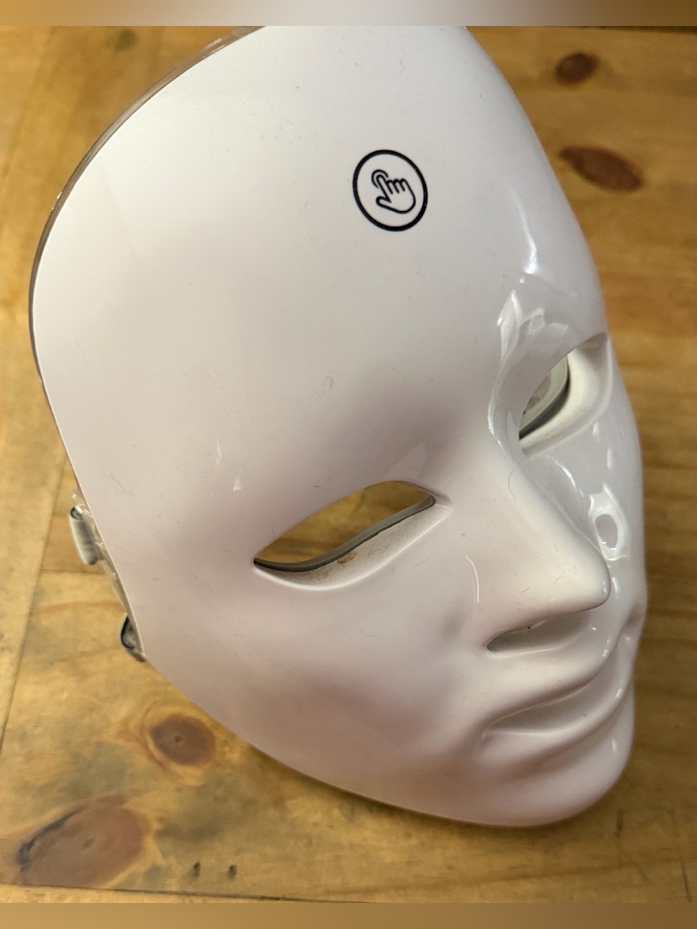 LED light therapy face mask